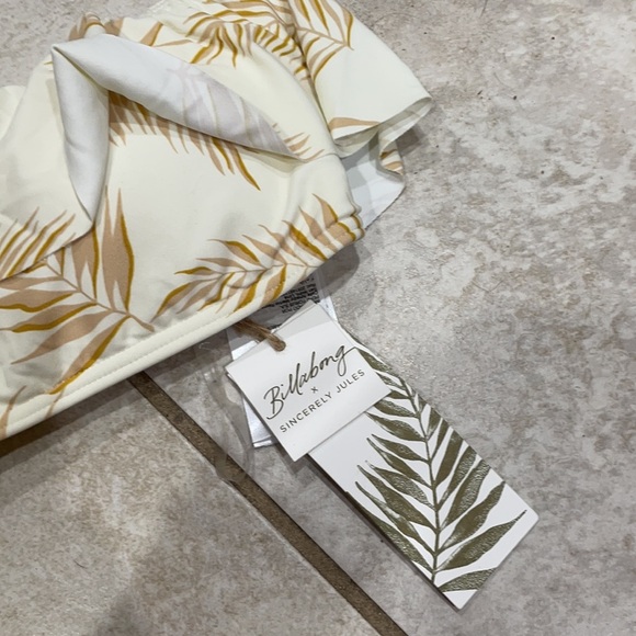 NWT Billabong Sincerely Jules Ruffle Bikini Top L - Picture 4 of 8